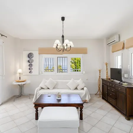 Xenia With Seaview & Private Garden By Halu! *