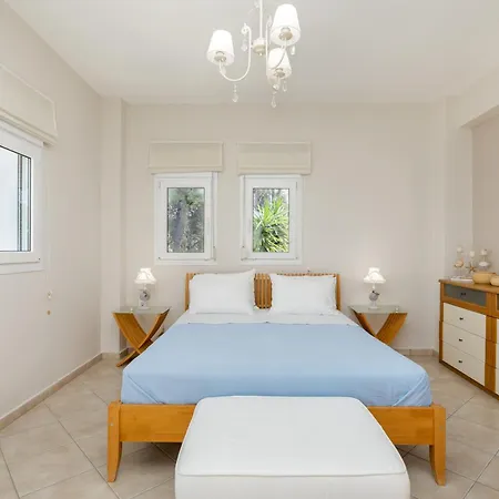 Villa Xenia With Seaview & Private Garden By Halu!